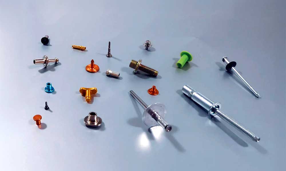 特注リベットの製造